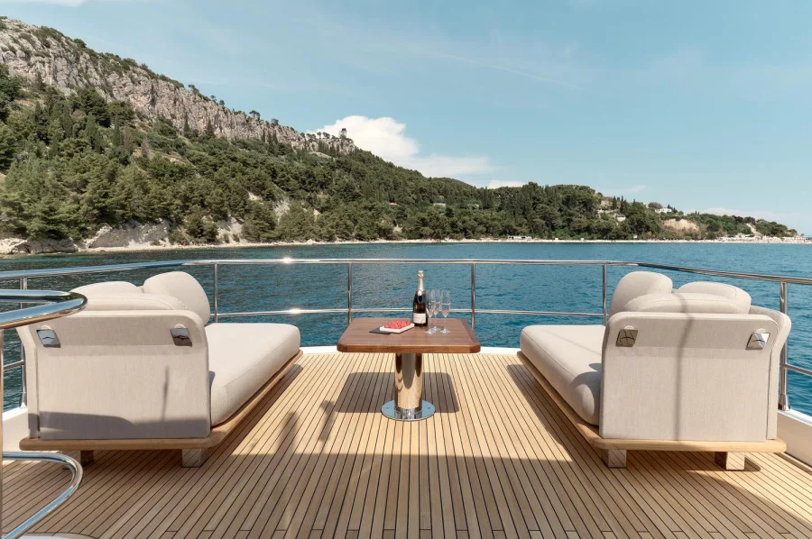 Azimut Magellano 66 (Amparito V)  - 10