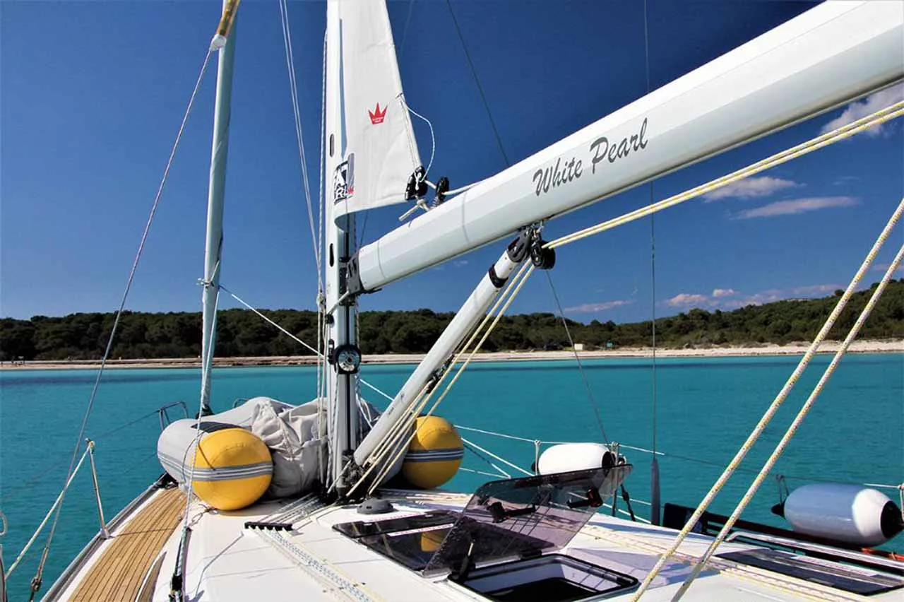 Bavaria Cruiser 37 - 2 cab. (White Pearl)  - 7