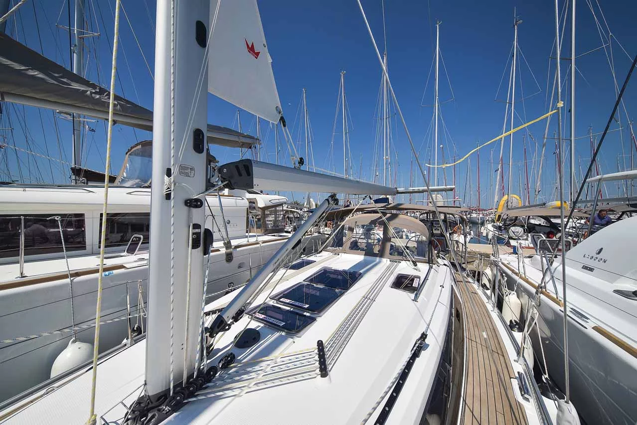 Bavaria Cruiser 37 - 2 cab. (White Pearl)  - 8