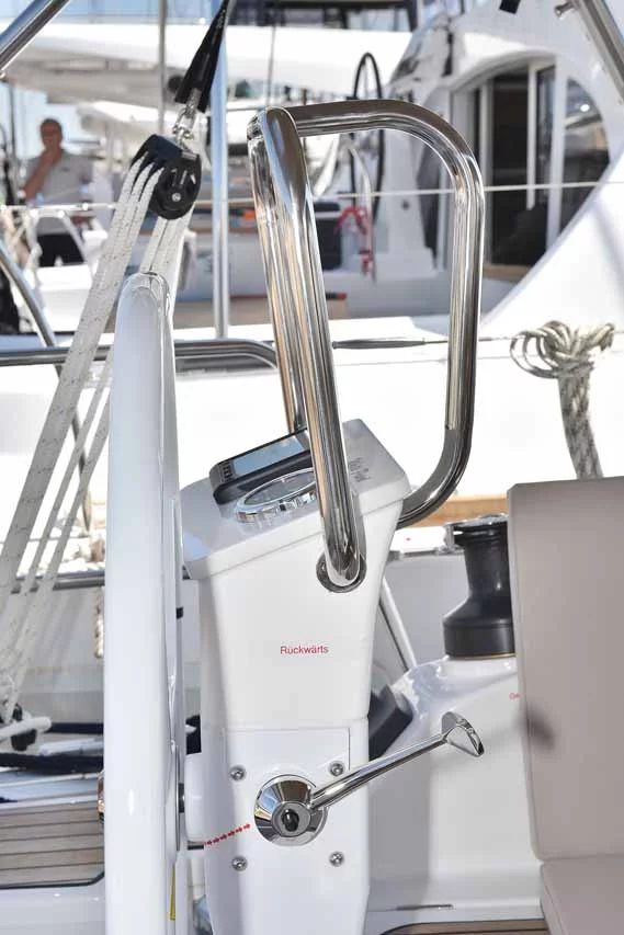 Bavaria Cruiser 37 - 2 cab. (White Pearl)  - 13
