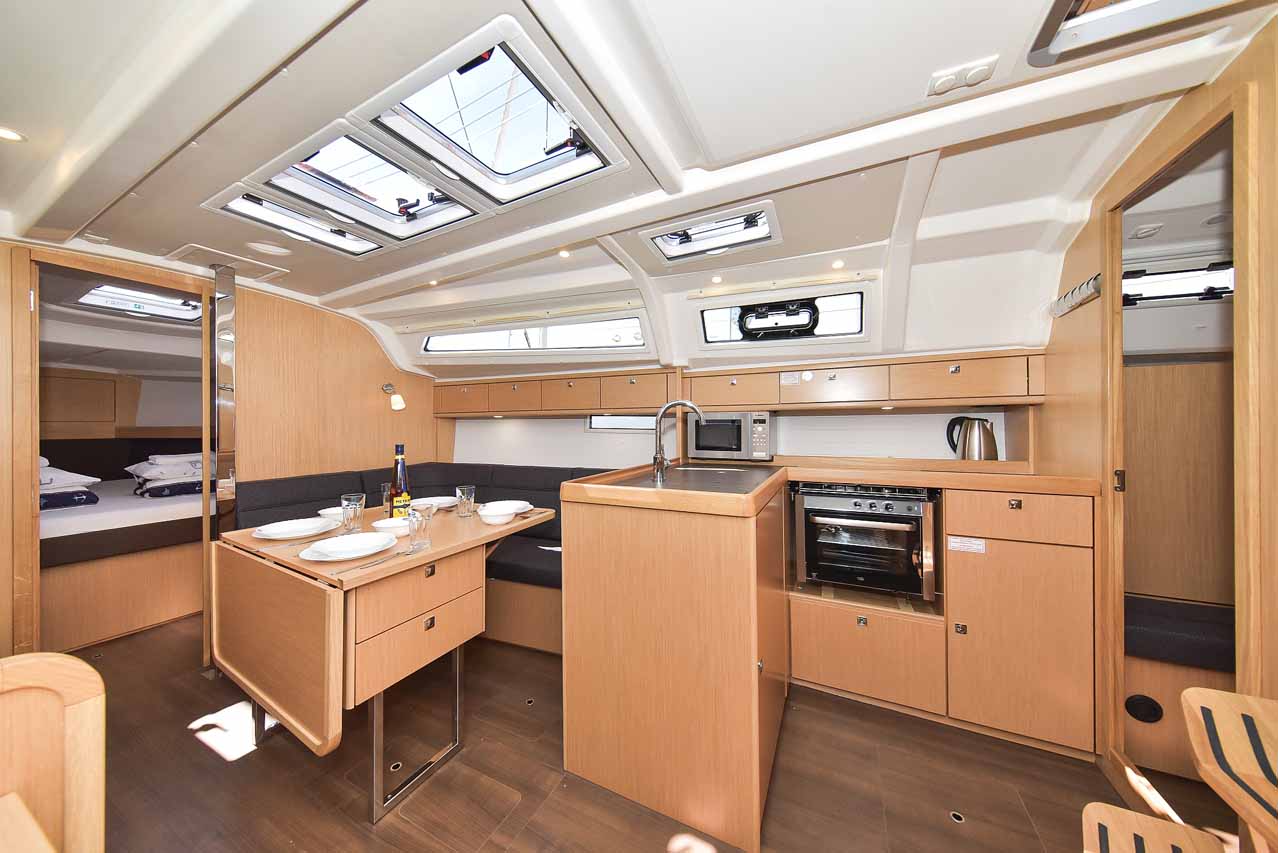 Photo #18 - Bavaria Cruiser 37 - 2 cab. (White Pearl) in Biograd - 39711