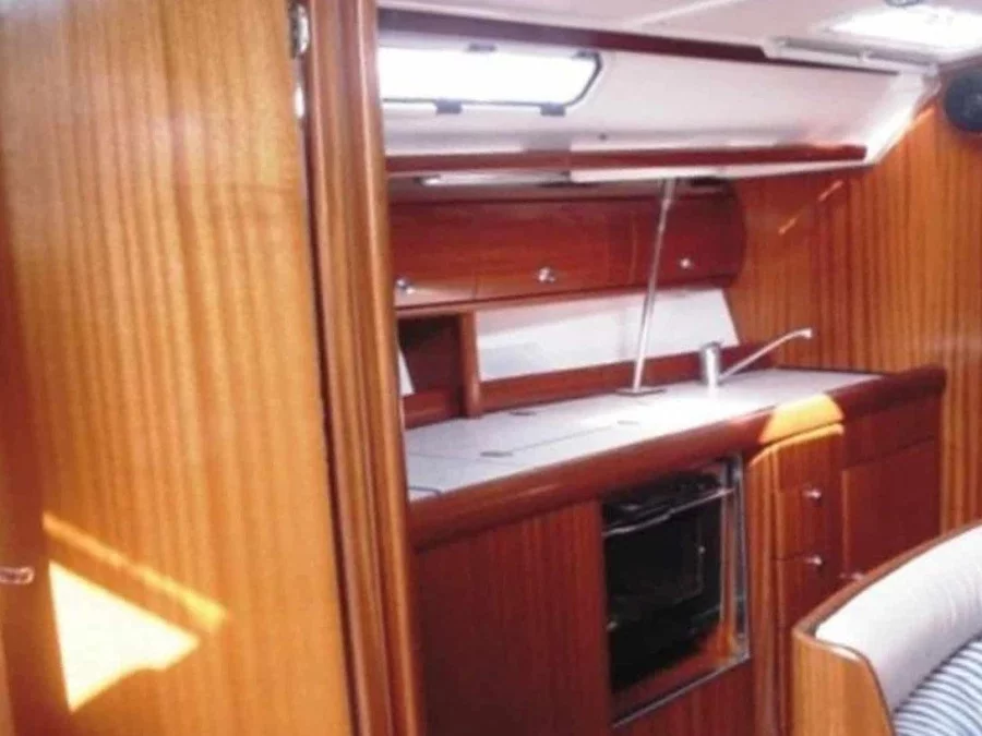 Bavaria 36 (ECONOMY)  - 6
