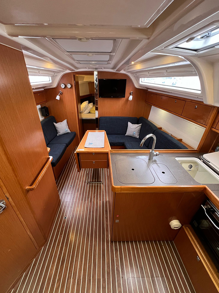 Photo #15 - Bavaria Cruiser 37 - 3 cab. (Bura) in Krk - 39732