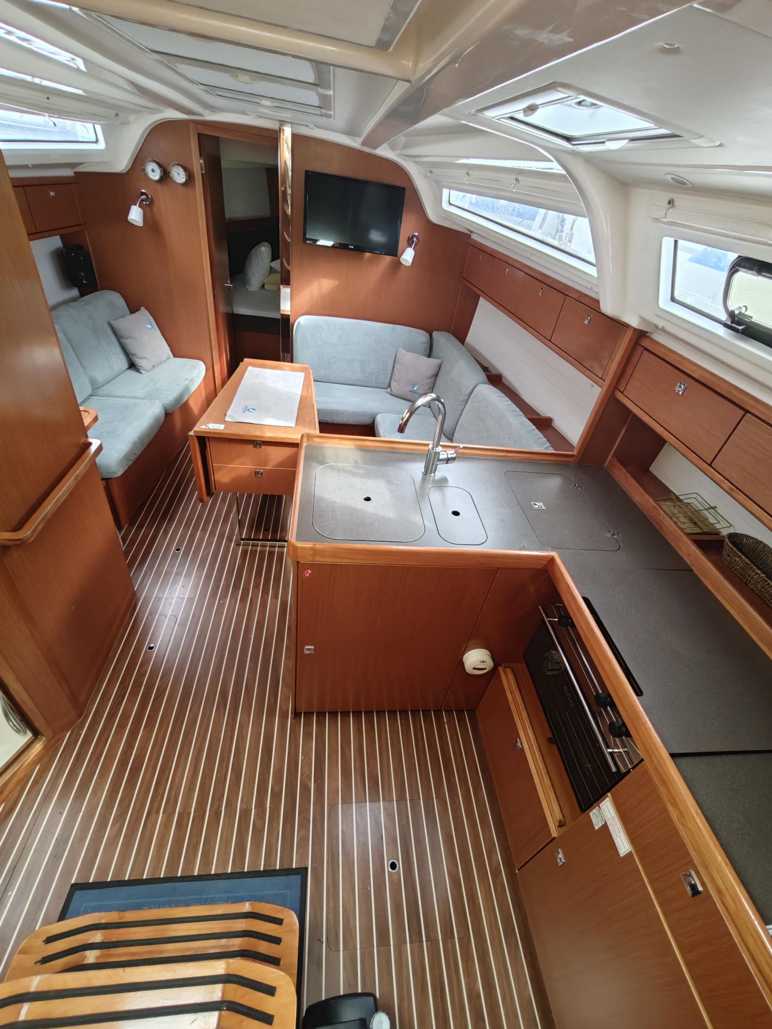 Photo #16 - Bavaria Cruiser 37 - 3 cab. (Bura) in Krk - 39732
