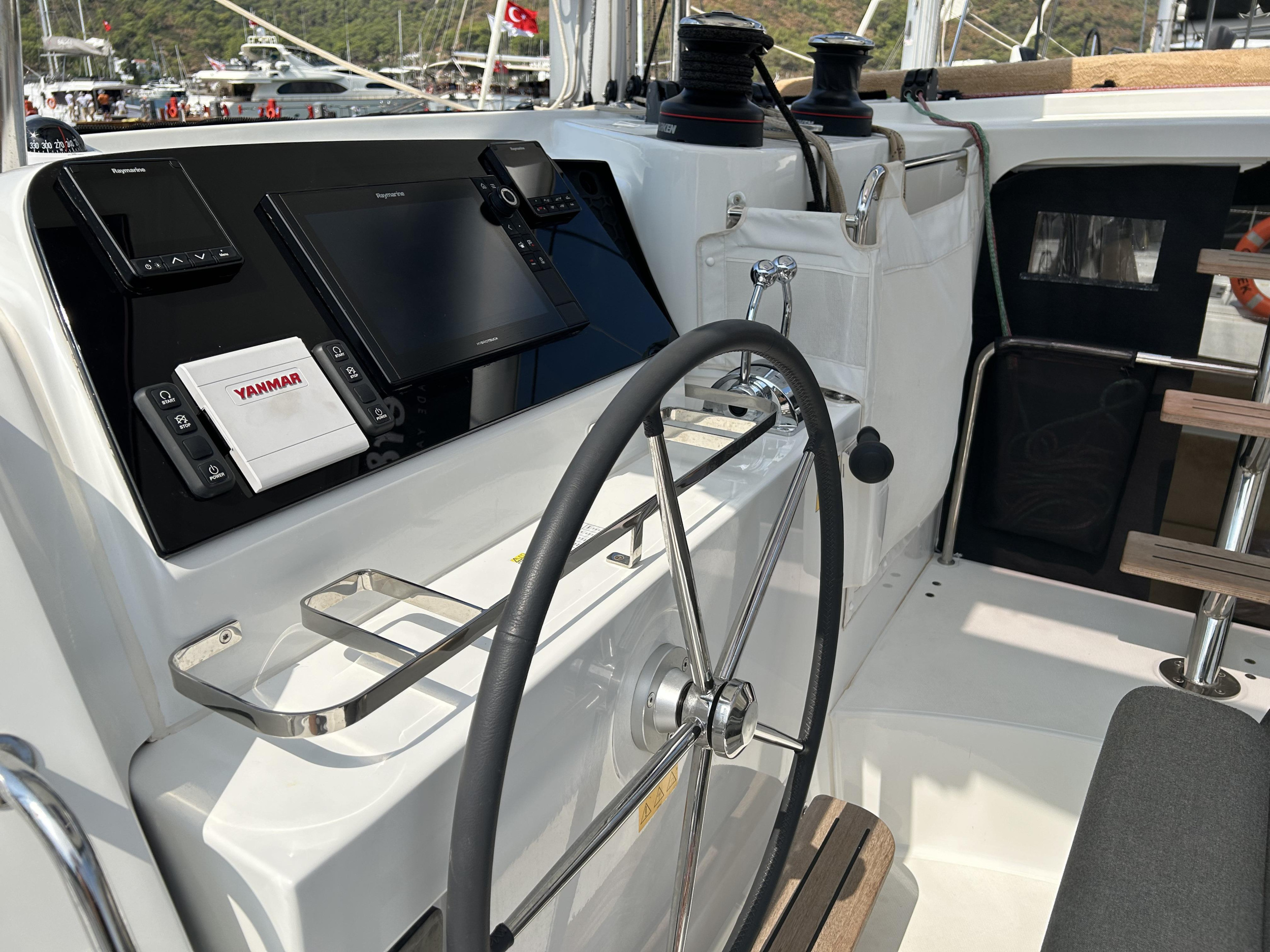 Photo #7 - Lagoon 42 - 4 + 1 cab. (Kami) in Fethiye - 39758