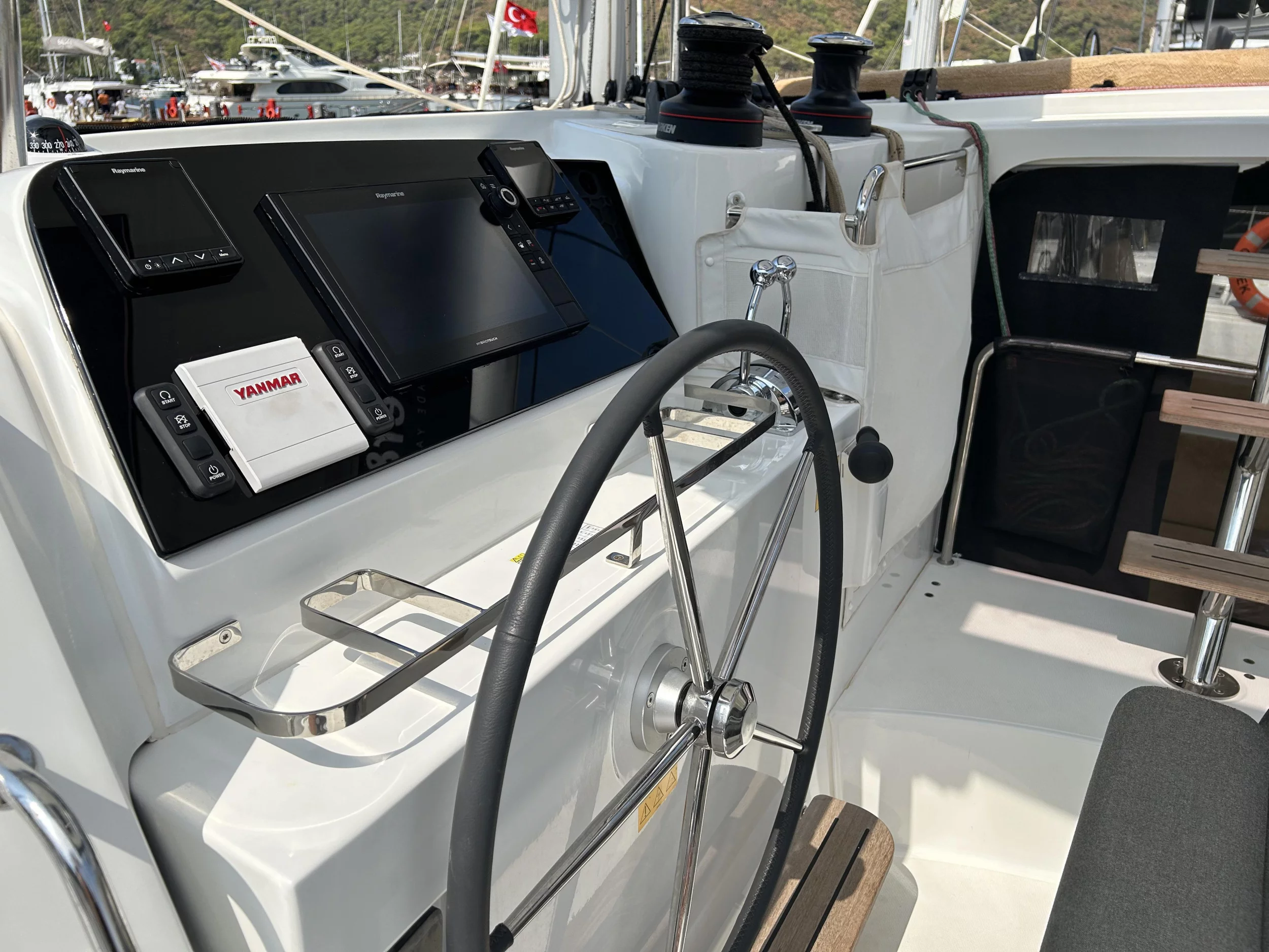 Lagoon 42 - 4 + 1 cab. (Kami)  - 6