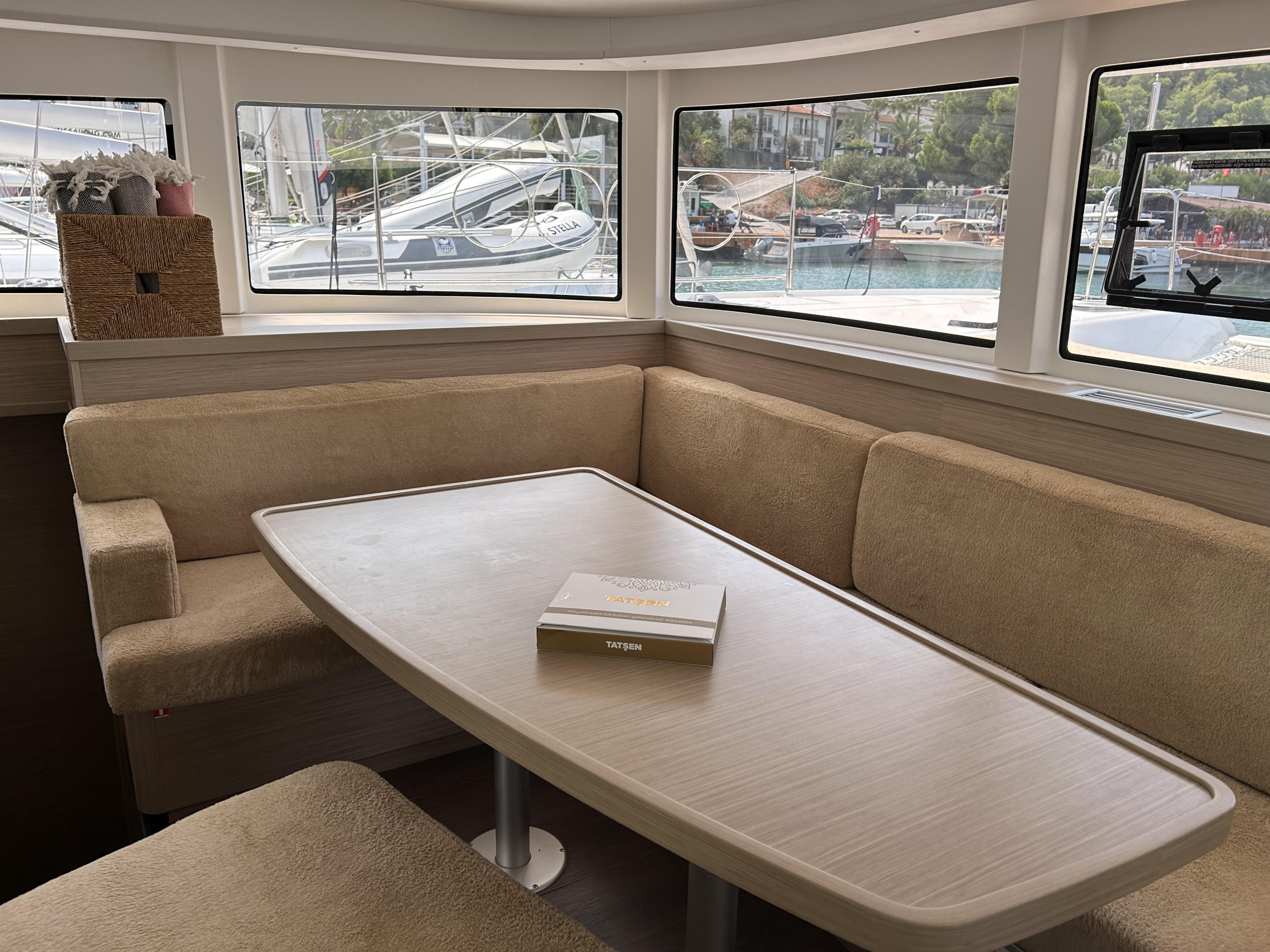 Photo #8 - Lagoon 42 - 4 + 1 cab. (Kami) in Fethiye - 39758