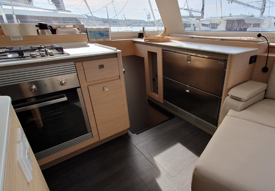 Photo #11 - Fountaine Pajot Aura 51 (Princess) in Trogir - 39789