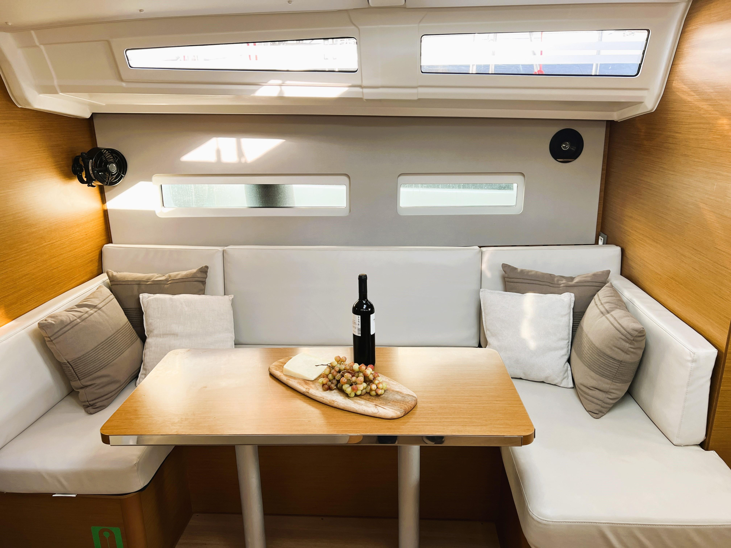 Photo #9 - Sun Odyssey 410 - 3 cab. (Irene) in Athen - 39807