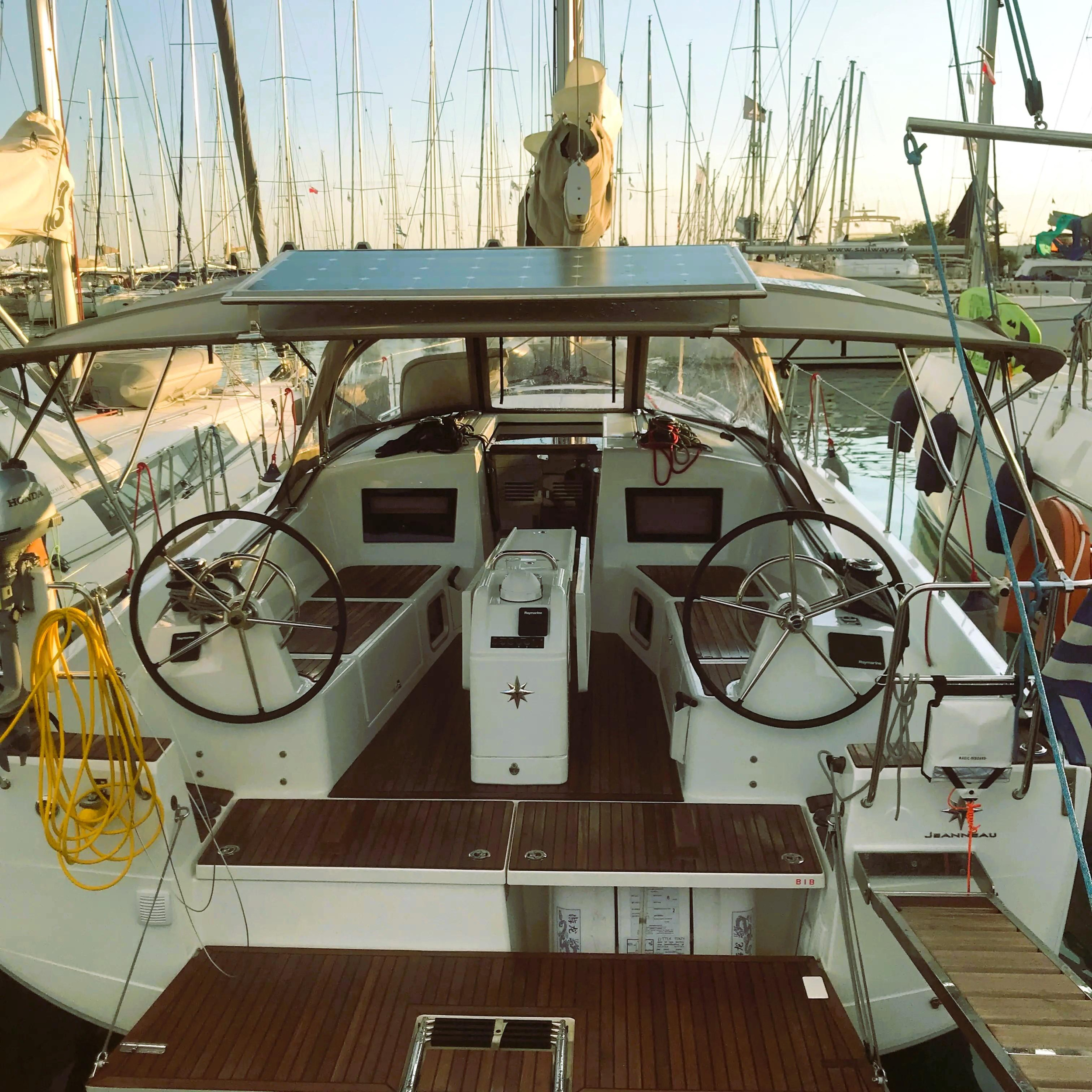 Photo #4 - Sun Odyssey 410 - 3 cab. (Little Tony) in Athen - 39808