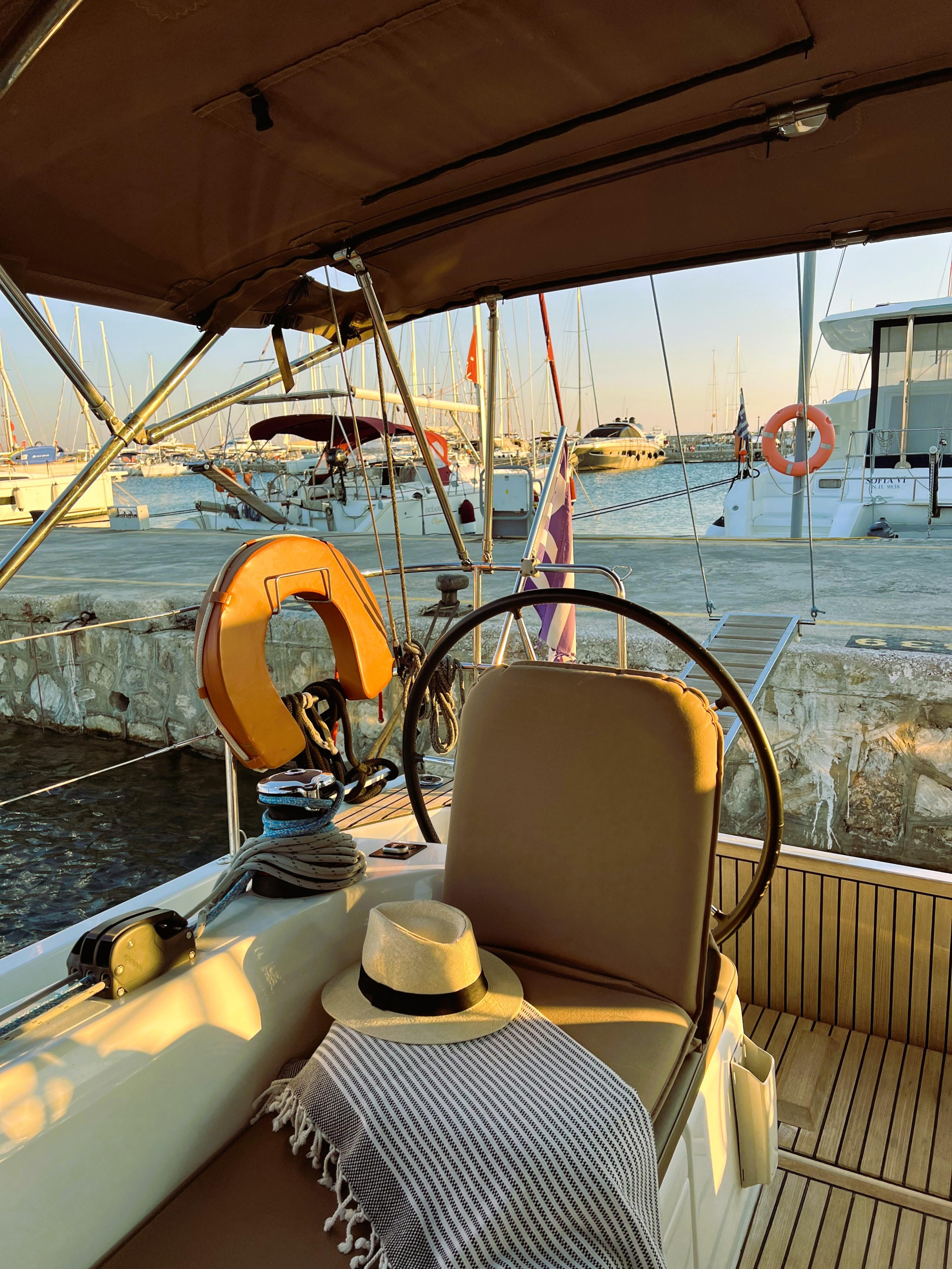 Photo #6 - Sun Odyssey 410 - 3 cab. (Little Tony) in Athen - 39808
