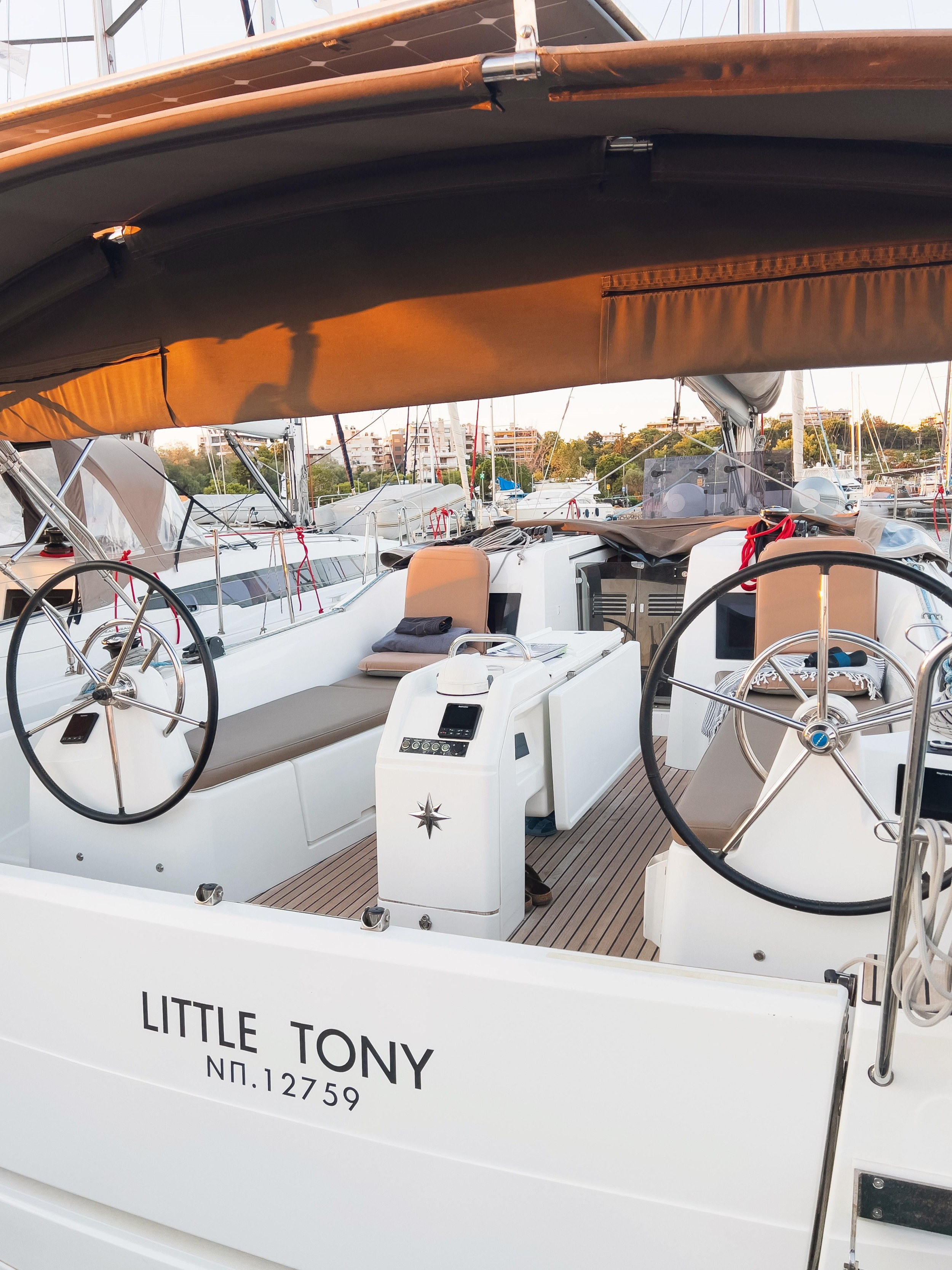 Photo #8 - Sun Odyssey 410 - 3 cab. (Little Tony) in Athen - 39808