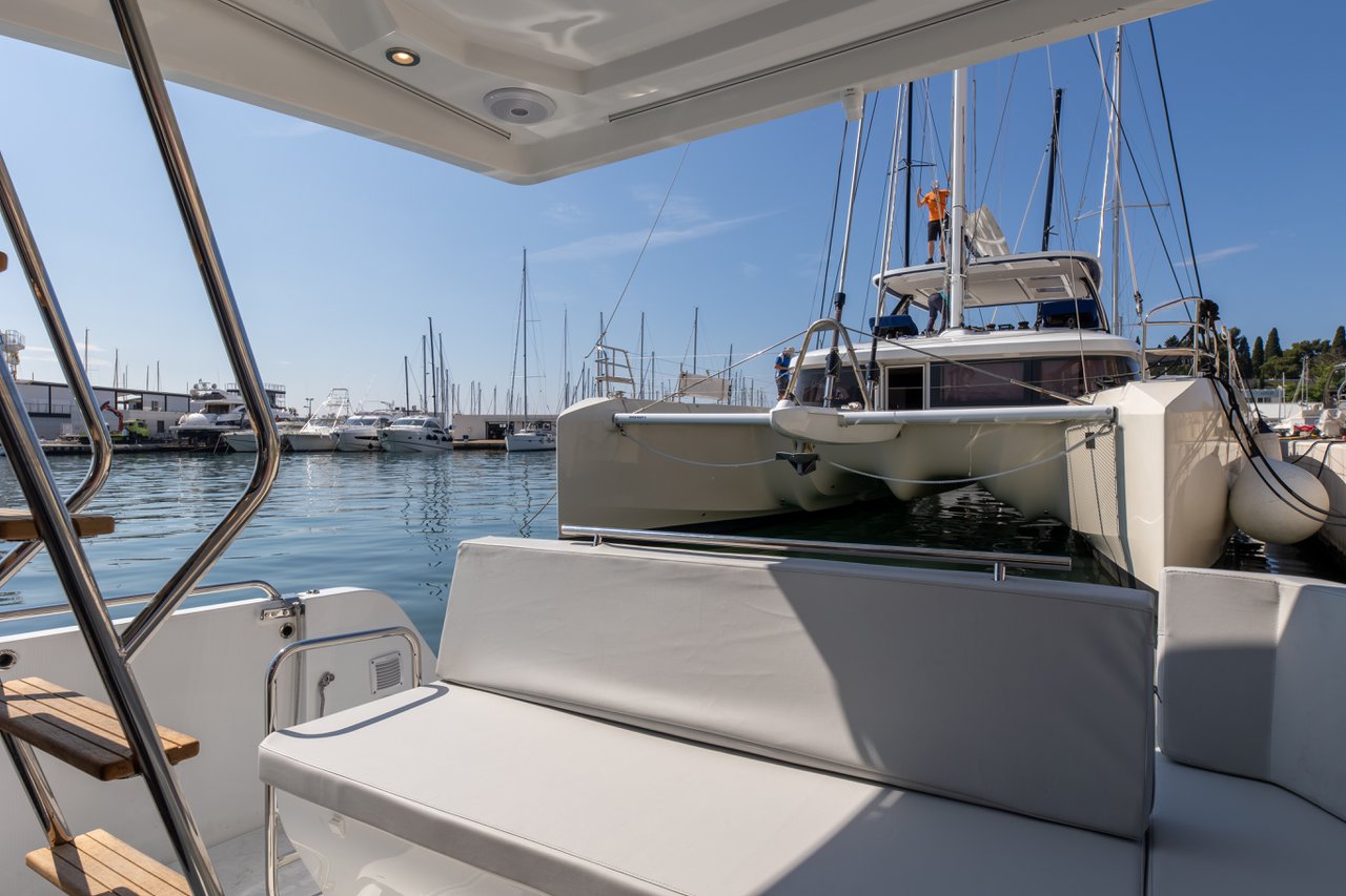 Photo #8 - Antares 11 Fly OB (Desire) in Split - 39837