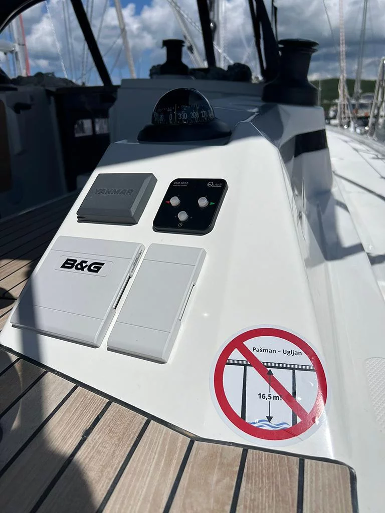 Bavaria C38 (Moya)  - 11