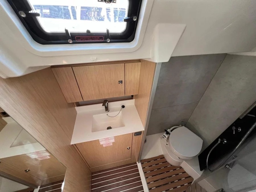 Bavaria C38 (Moya)  - 29