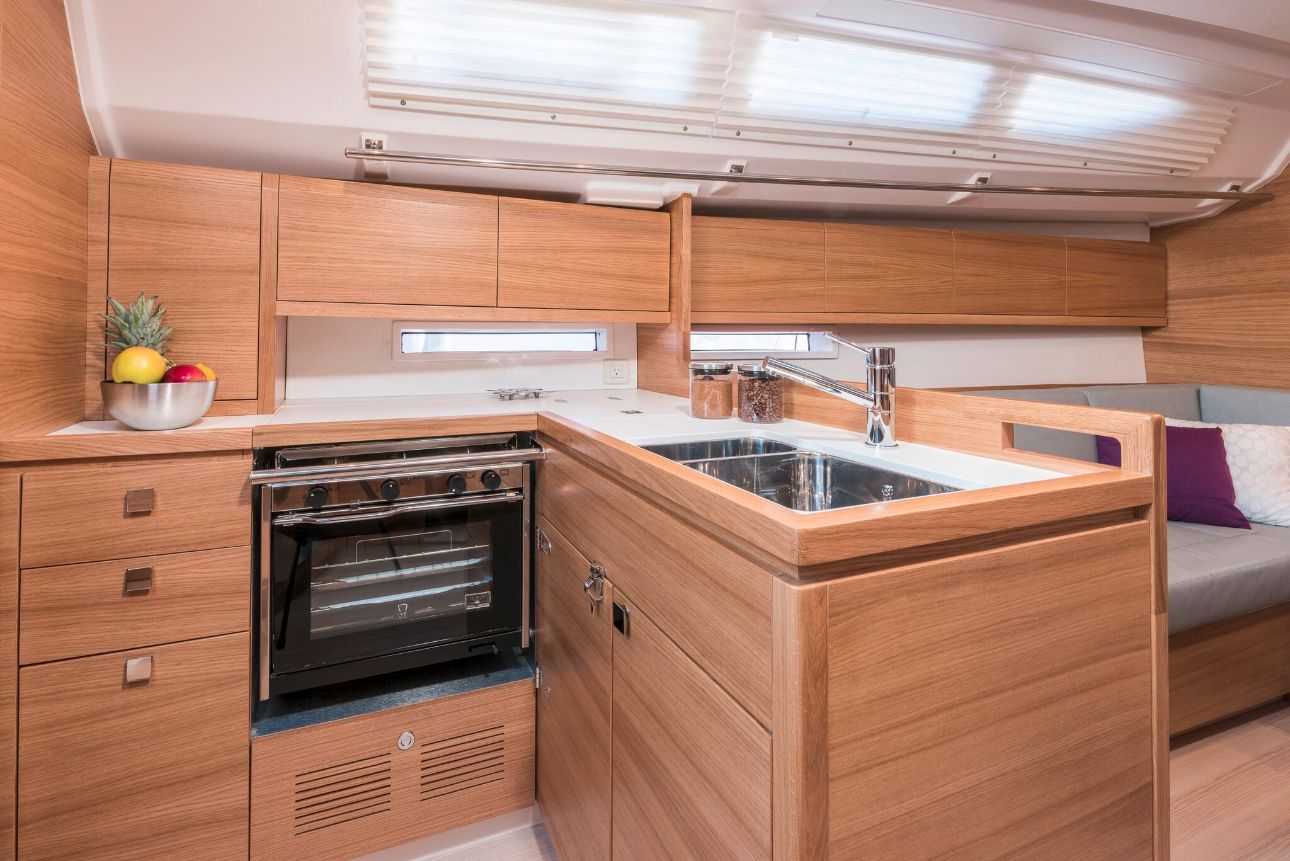 Photo #10 - Salona 380 (Navis Celere) in Kastela - 39855