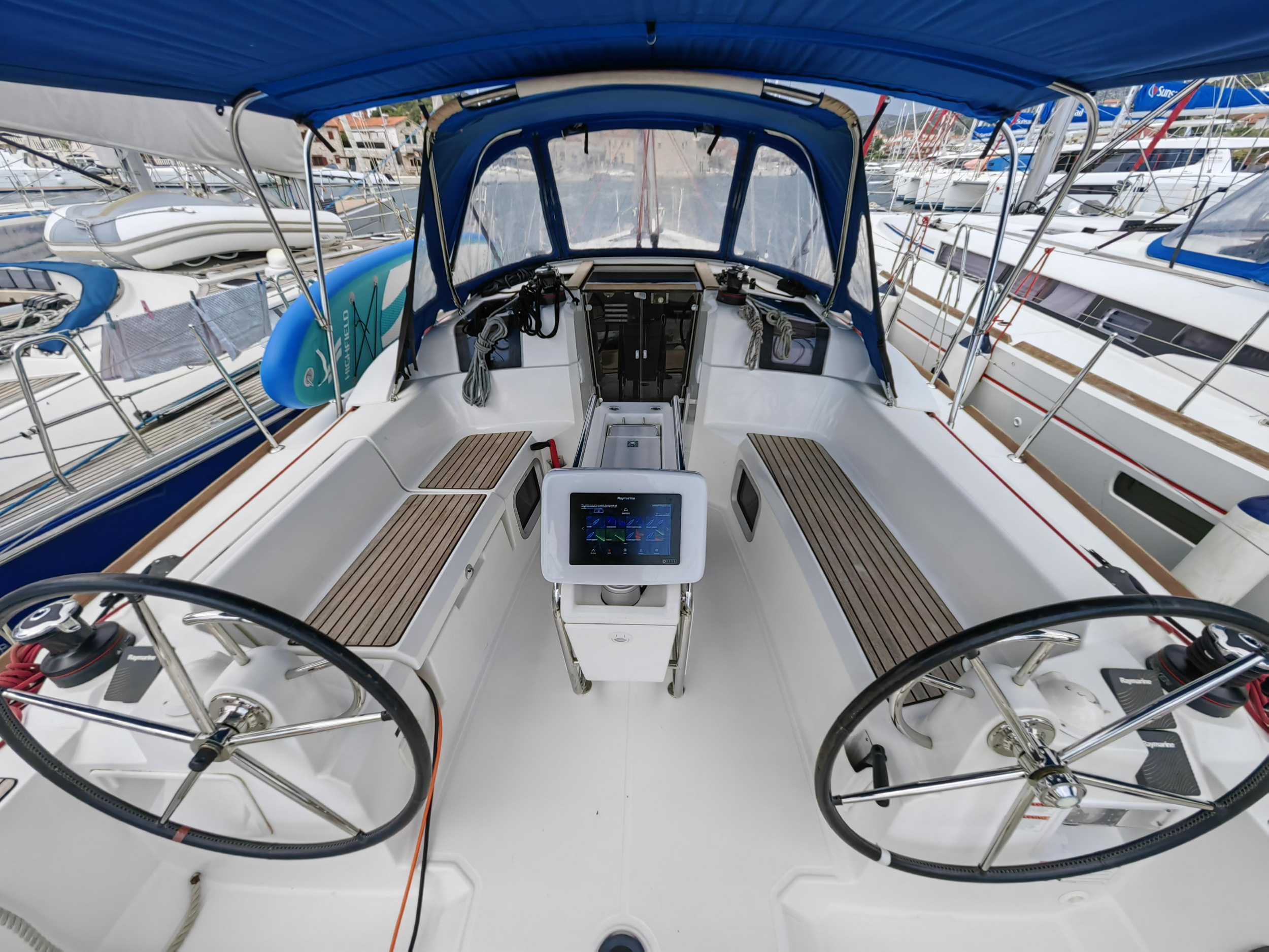 Photo #4 - Sun Odyssey 389 (Islanders) en Mali Losinj - 39860