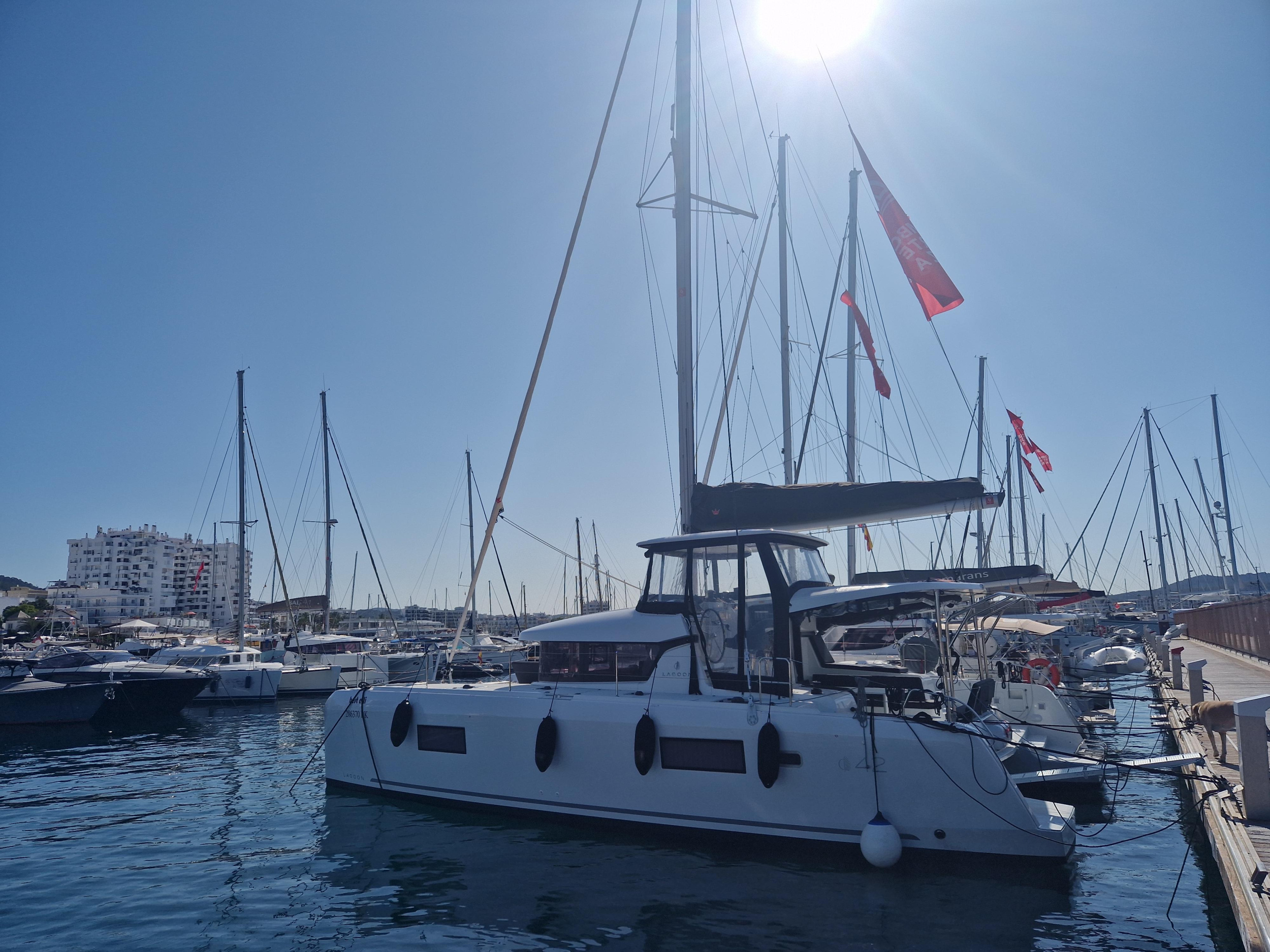 Photo #5 - Lagoon 42 - 4 + 2 cab. (Best Elli) en Le Marin - 39864