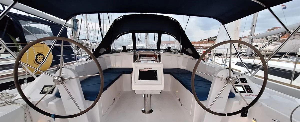 Bavaria C38 (Papagena)  - 3