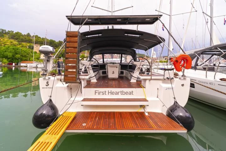 Oceanis 51.1 - 5 + 1 cab. (First Heartbeat)  - 8