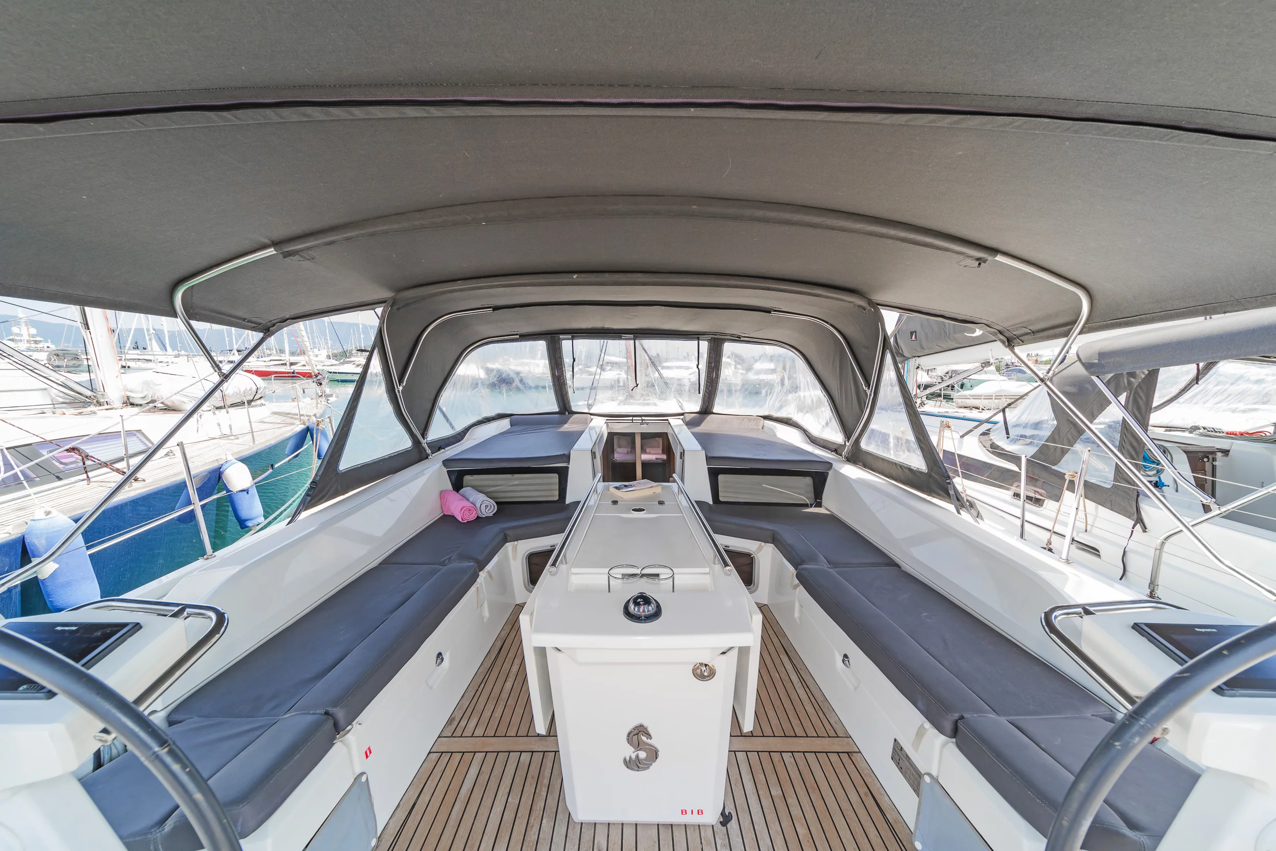 Oceanis 51.1 - 5 + 1 cab. (First Heartbeat)  - 7