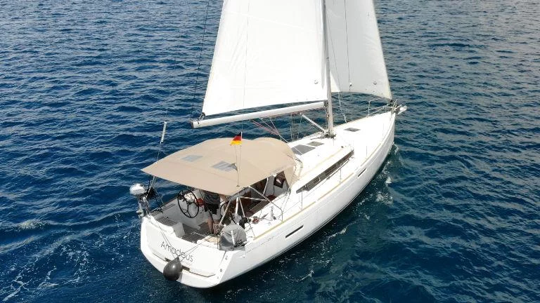 Sun Odyssey 389 (Amadeus)  - 3