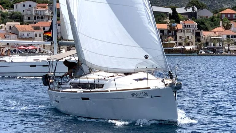 Sun Odyssey 389 (Amadeus)  - 6