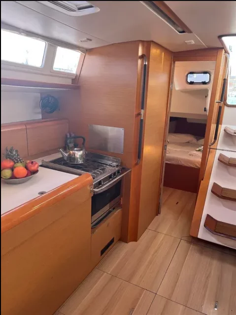 Sun Odyssey 469 (Scooby Doo)  - 7