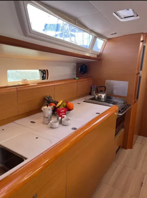 Sun Odyssey 469 (Scooby Doo)  - 8