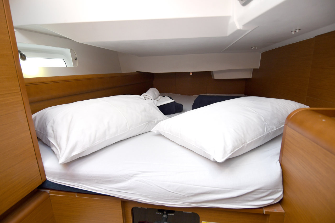 Photo #10 - Sun Odyssey 419 - 3 cab. (Kiss Kiss) in Dubrovnik - 39911