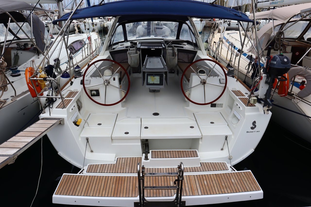 Photo #4 - Oceanis 41 (Ecstasea) en Athènes - 39920