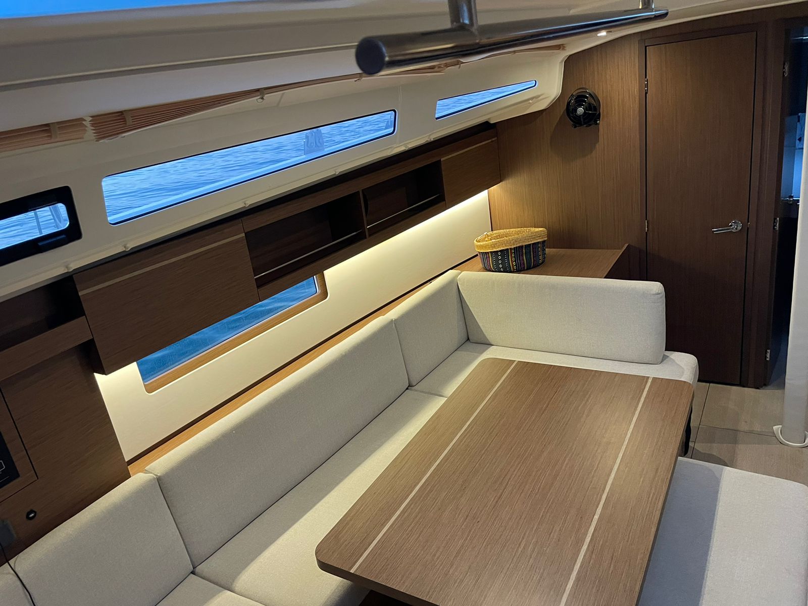 Photo #8 - Oceanis 40.1 (Aurora) en Lefkada - 39925