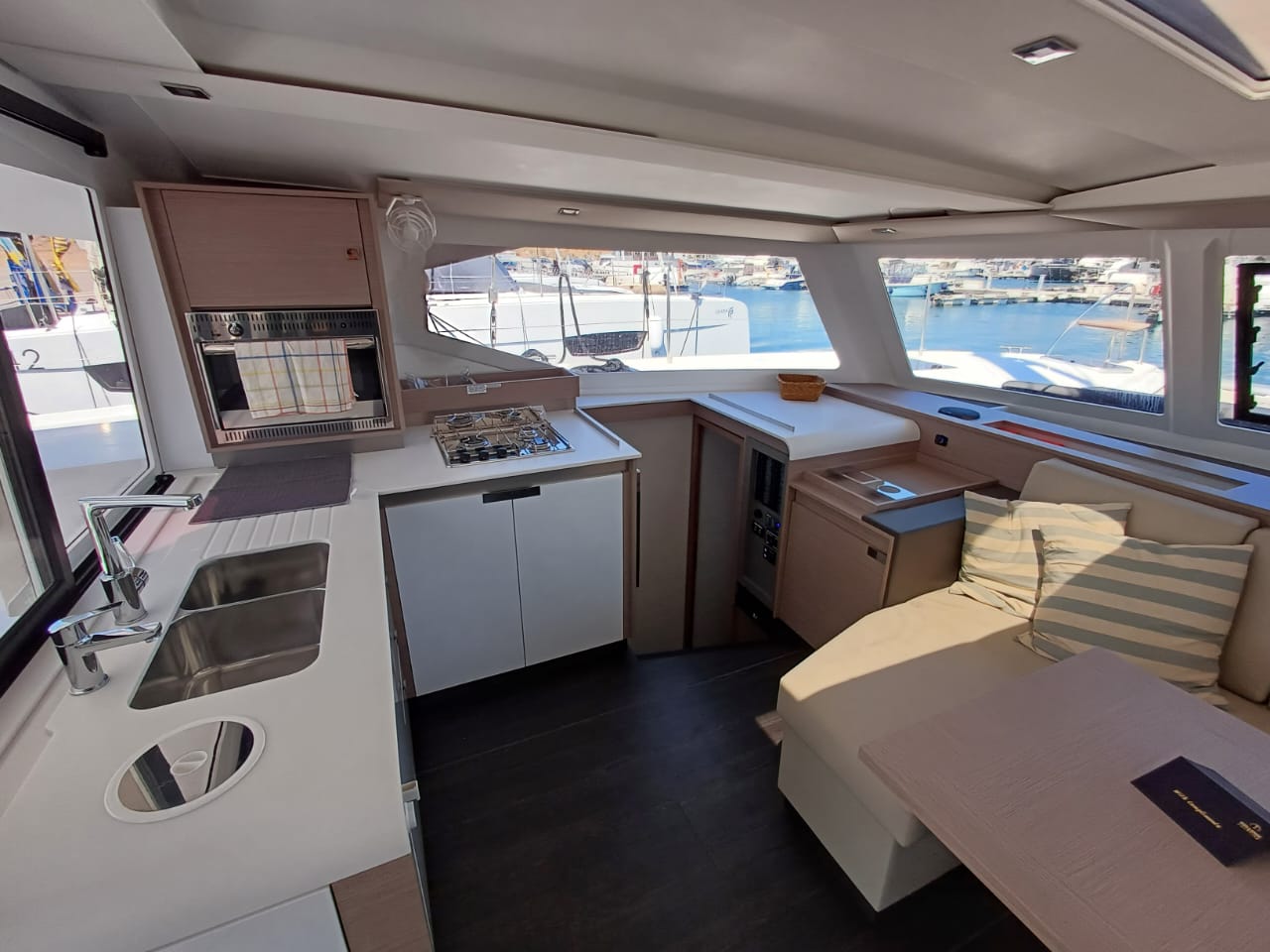 Photo #7 - Fountaine Pajot Isla 40 - 4 + 1 cab. (Emirel) in Rhodes - 39931