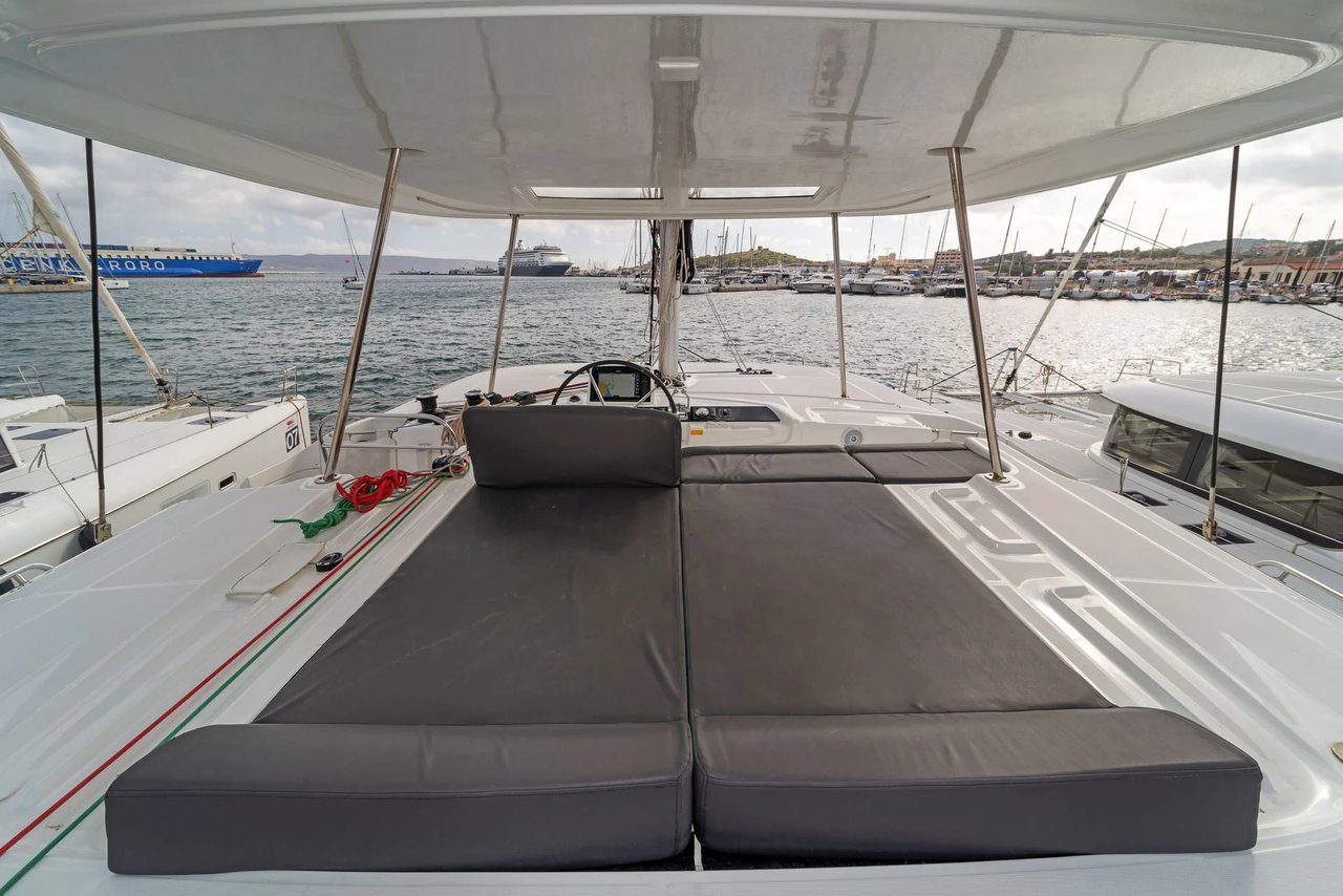 Photo #4 - Lagoon 46 - 4 + 2 cab. (Lizz) in Lefkada - 39939