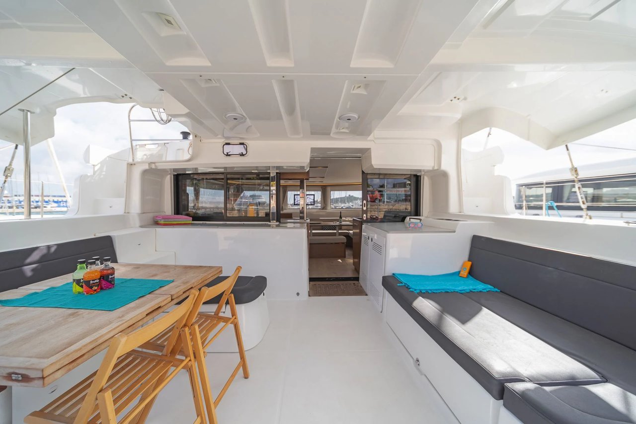 Photo #6 - Lagoon 46 - 4 + 2 cab. (Lizz) in Lefkada - 39939