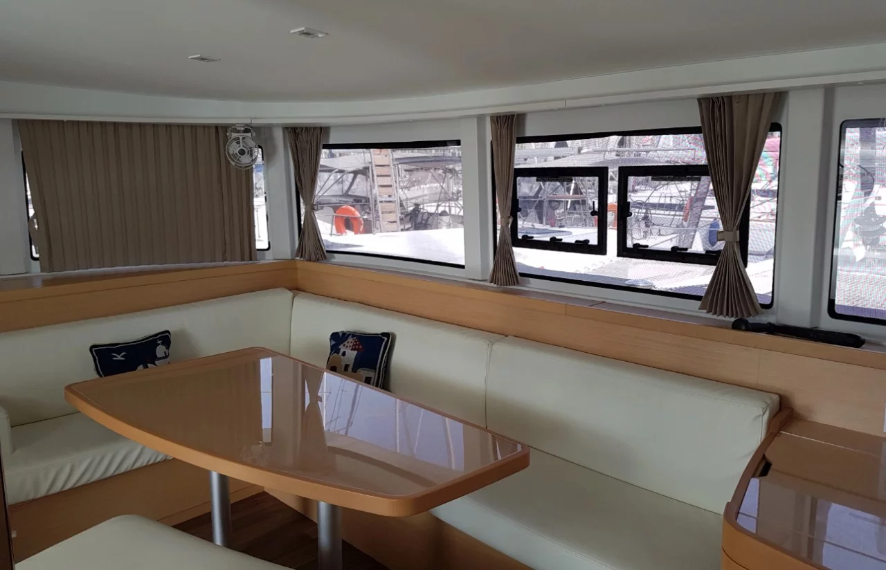 Lagoon 42 - 4 + 2 cab. (Ocean Light)  - 4