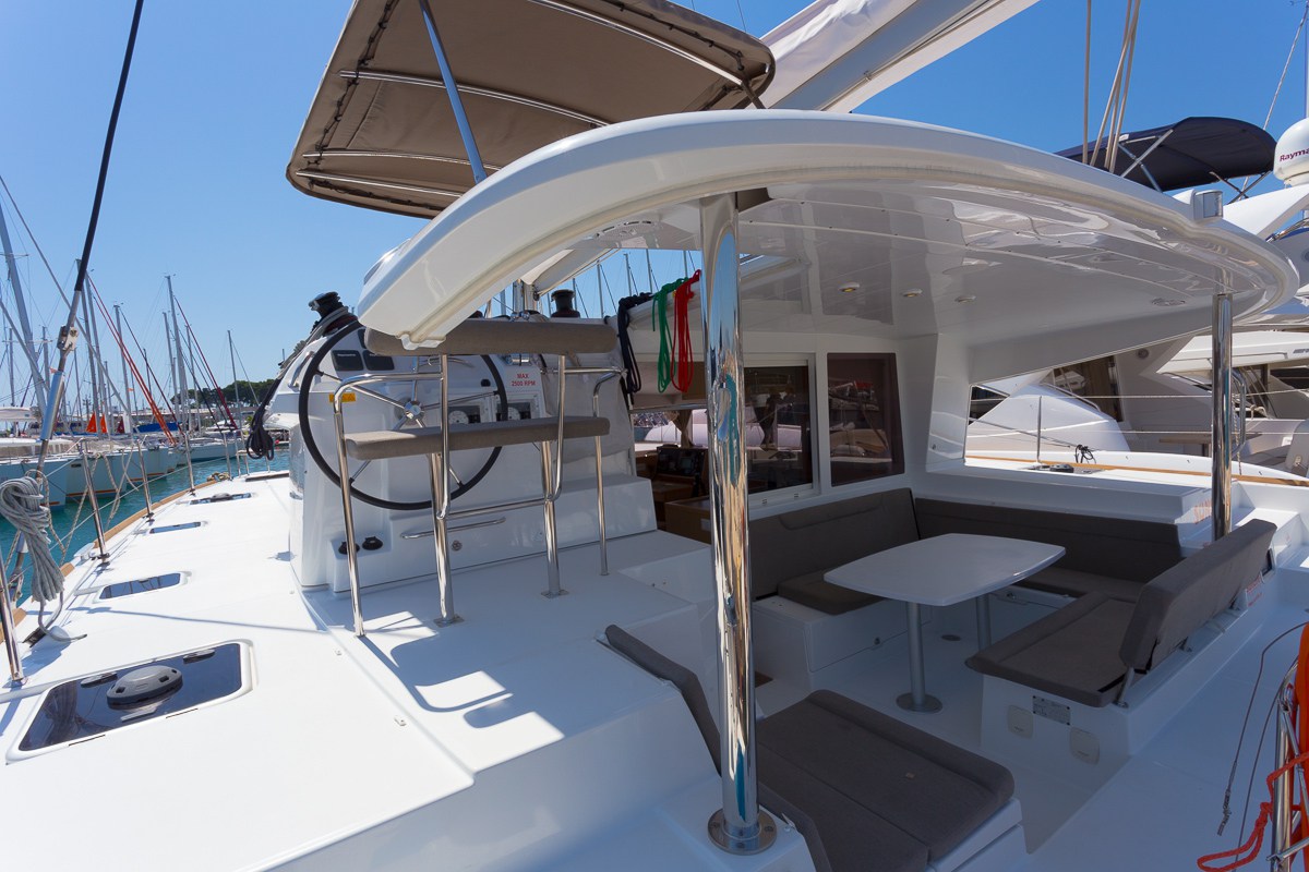 Photo #4 - Lagoon 400 S2 - 4 + 2 cab. (Sunshine) in Split - 39959