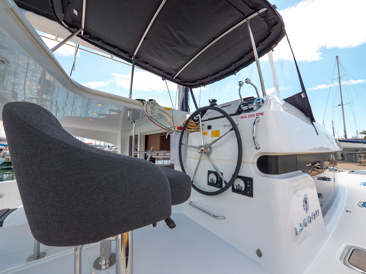 Photo #6 - Lagoon 40 - 4 + 2 cab (Blue Eyes) en Split - 39961