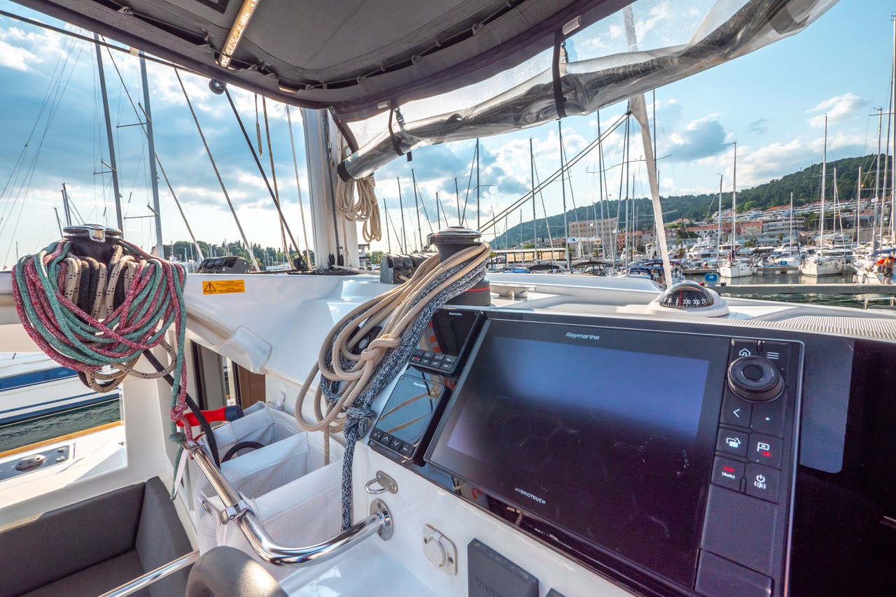 Photo #9 - Lagoon 40 - 4 + 2 cab (Osprey) en Split - 39963