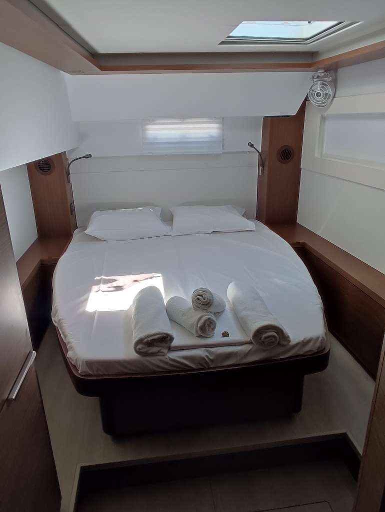 Photo #8 - Lagoon 46 - 4 + 2 cab. (Rocky) in Lavrion - 39966