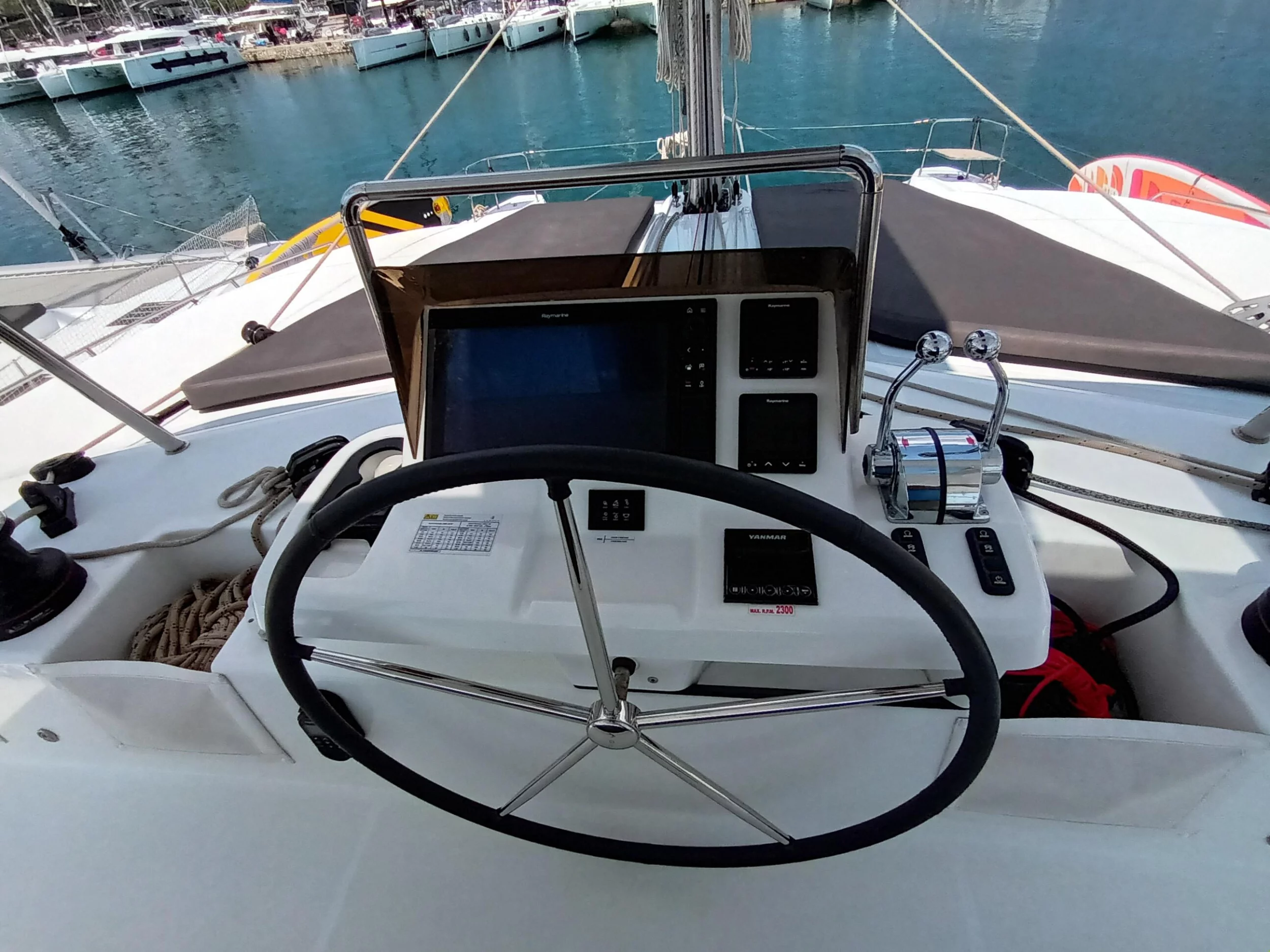Lagoon 51 - 6 + 2 cab. (Minotavros)  - 17
