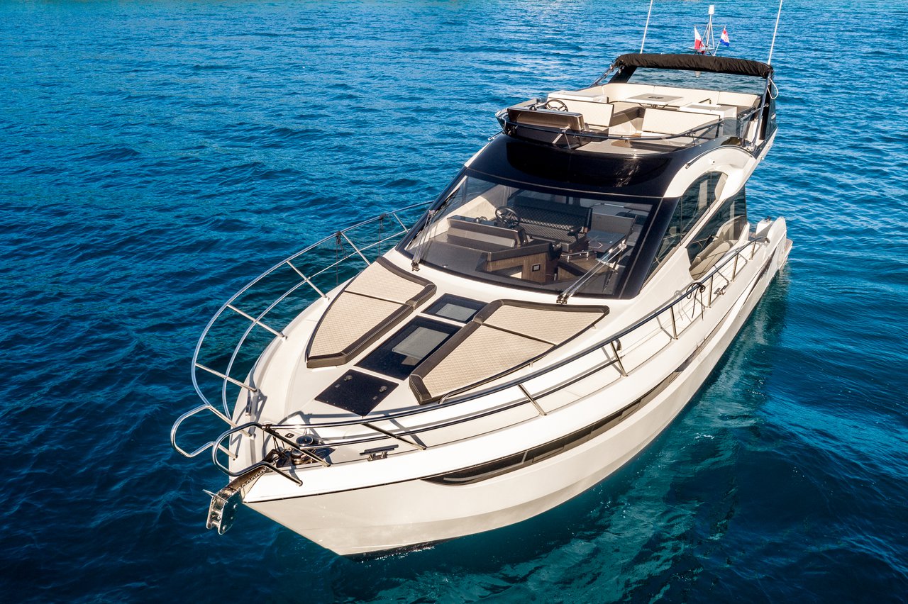 Photo #4 - Galeon 420 Fly (Amber Blue) in Sukosan - 40009