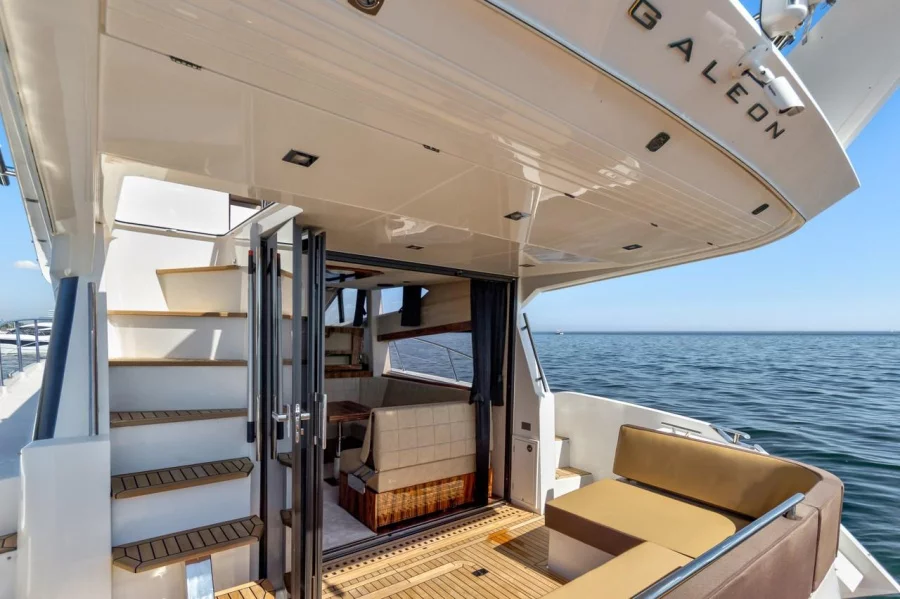 Galeon 420 Fly (Amber Blue)  - 5