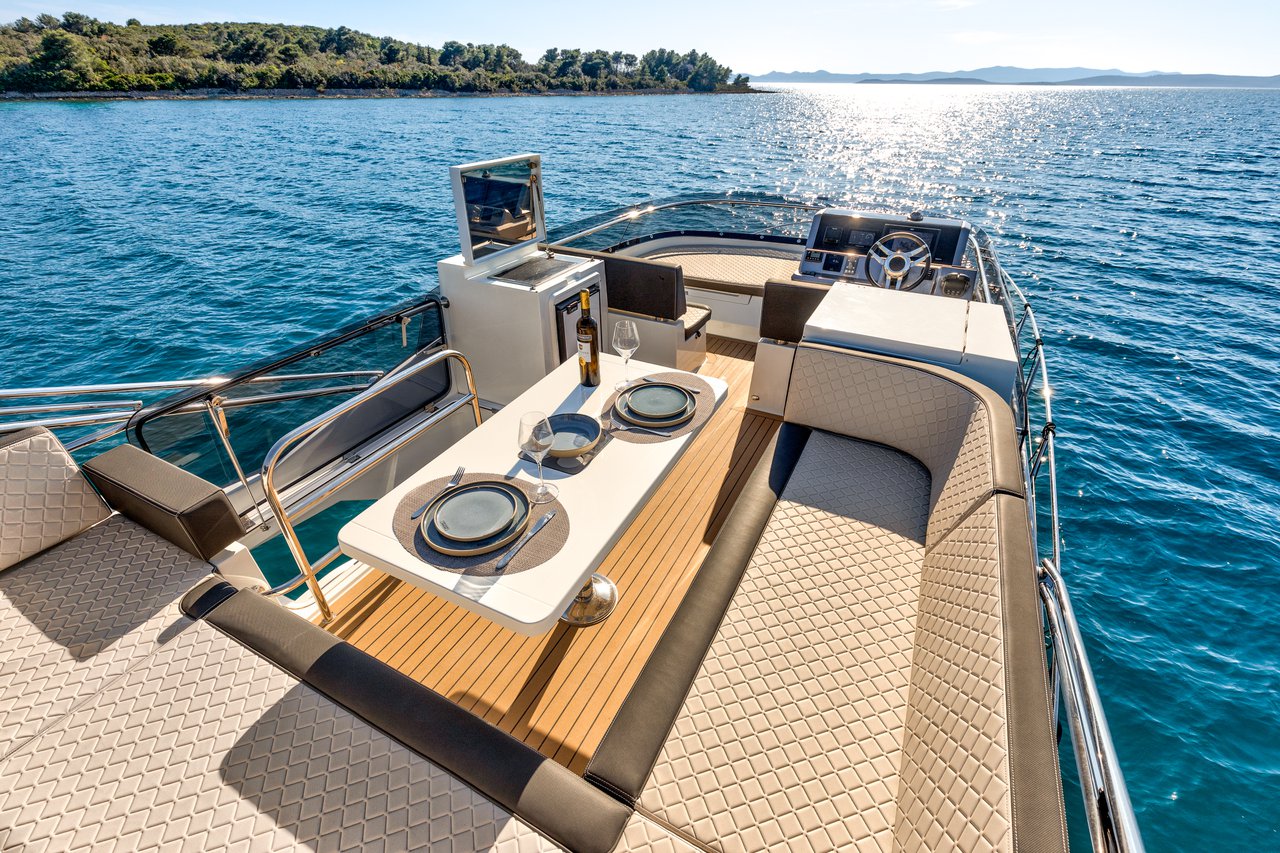 Photo #9 - Galeon 420 Fly (Amber Blue) in Sukosan - 40009