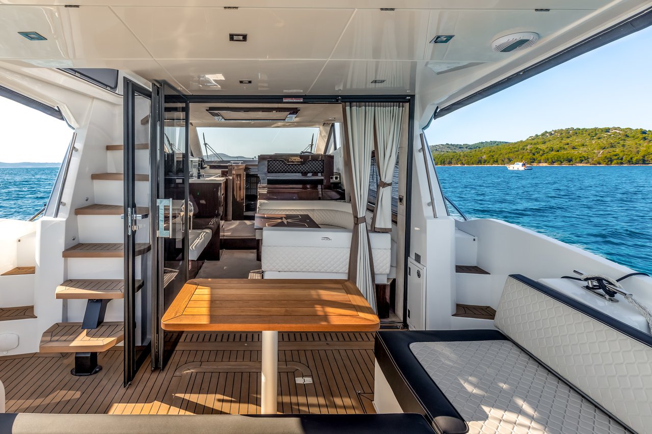 Photo #13 - Galeon 420 Fly (Amber Blue) in Sukosan - 40009
