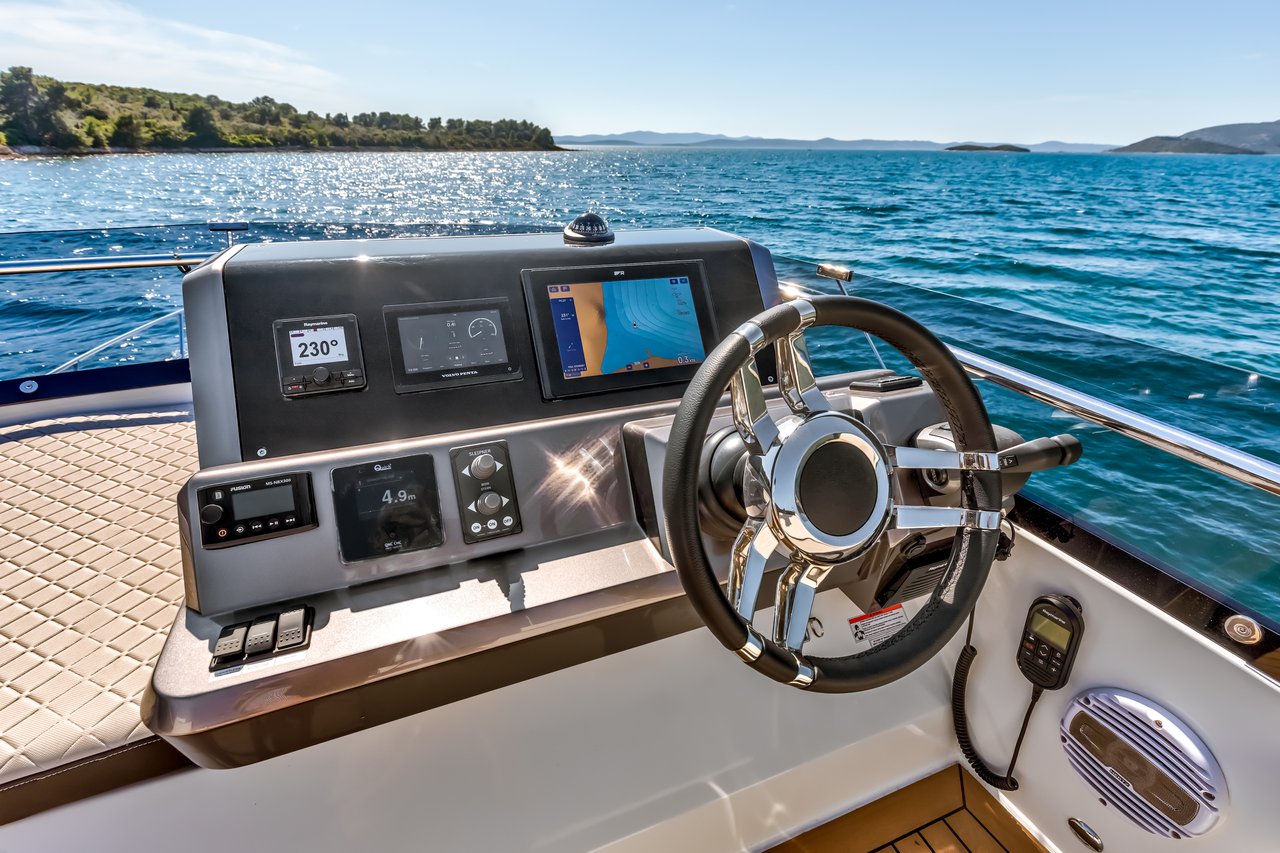 Photo #15 - Galeon 420 Fly (Amber Blue) in Sukosan - 40009