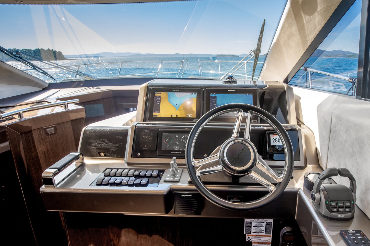 Photo #20 - Galeon 420 Fly (Amber Blue) in Sukosan - 40009