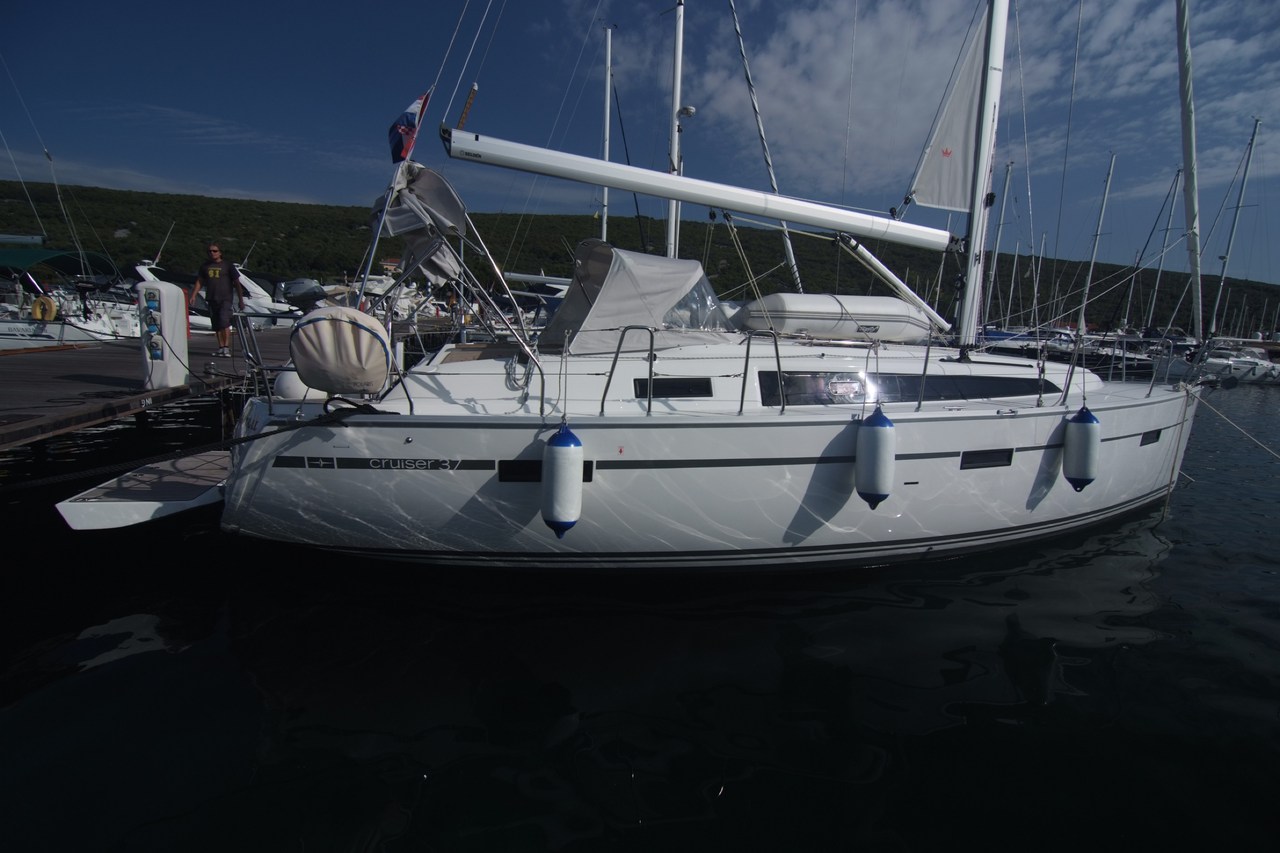 Photo #4 - Bavaria Cruiser 37 - 3 cab. (Dori) in Krk - 40117