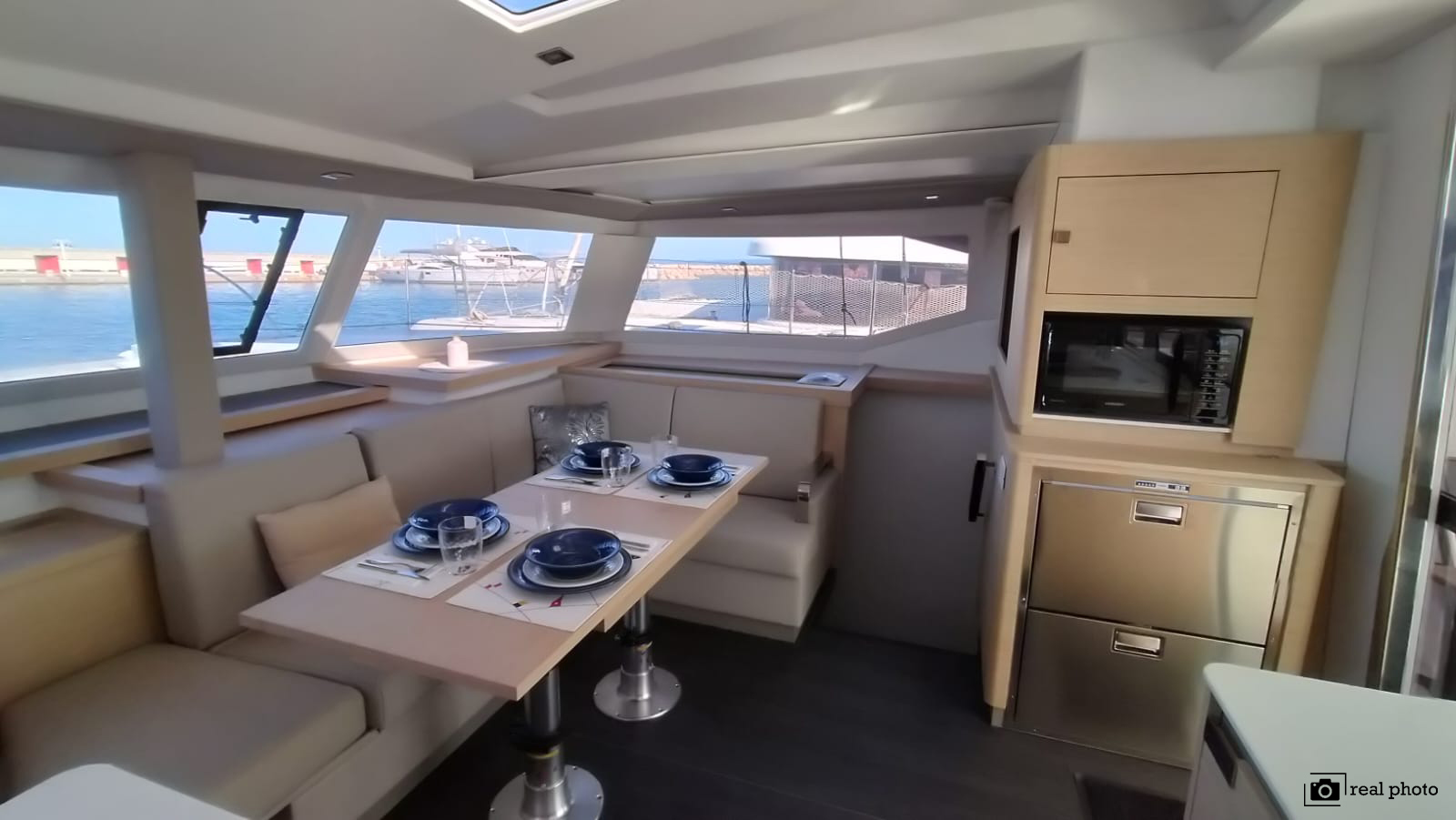 Photo #12 - Fountaine Pajot Astrea 42 - 4 + 1 cab. (Agitation) en Cannigione - 40159