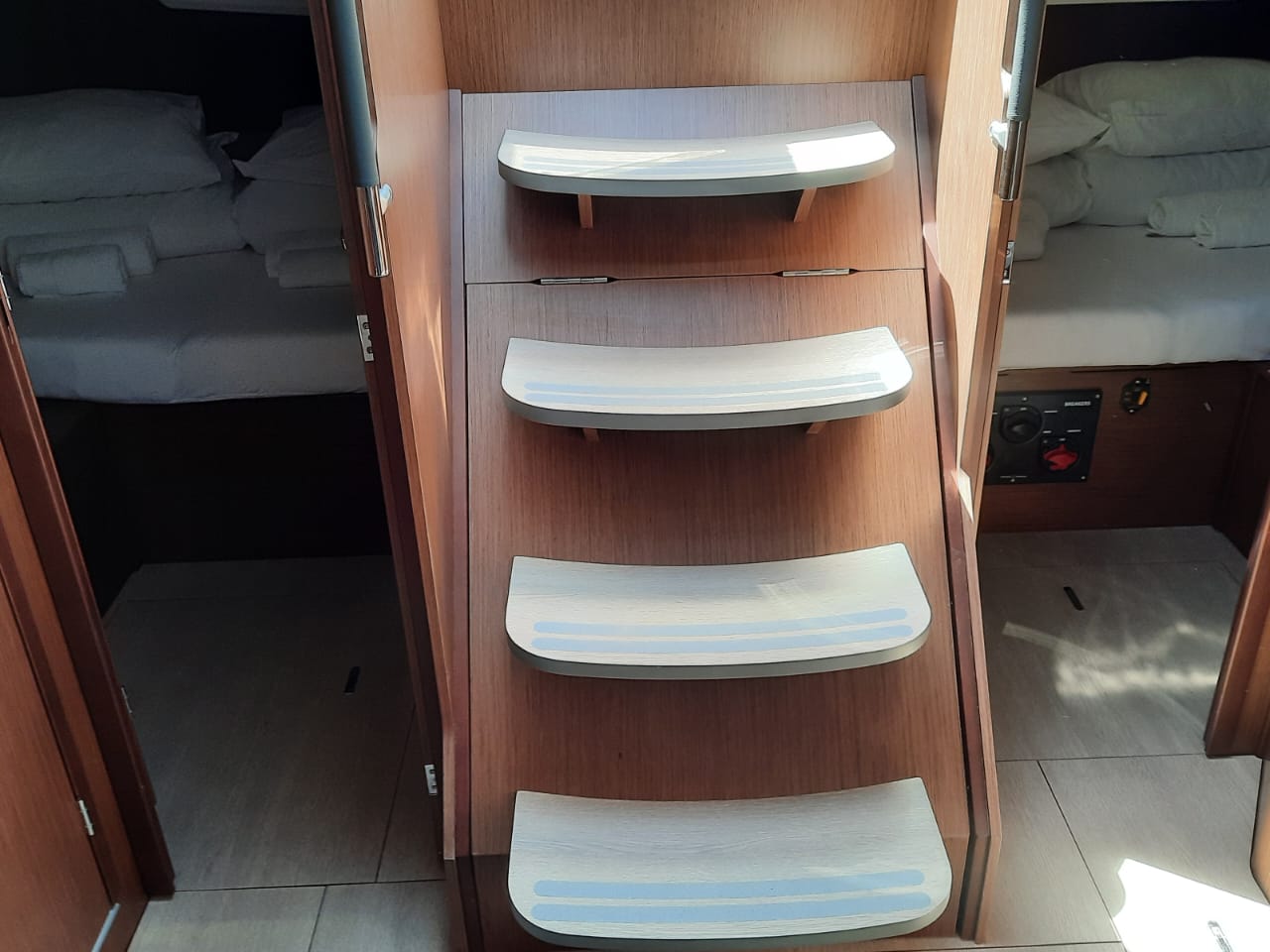 Photo #9 - Oceanis 40.1 (Albius) in Split - 40178